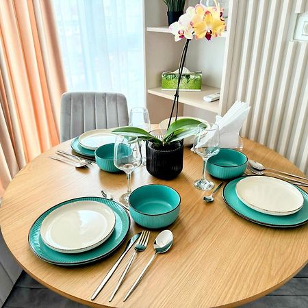 Stylish Apartment Getaway With Self Check-In And Free Parking Lot Арад Экстерьер фото