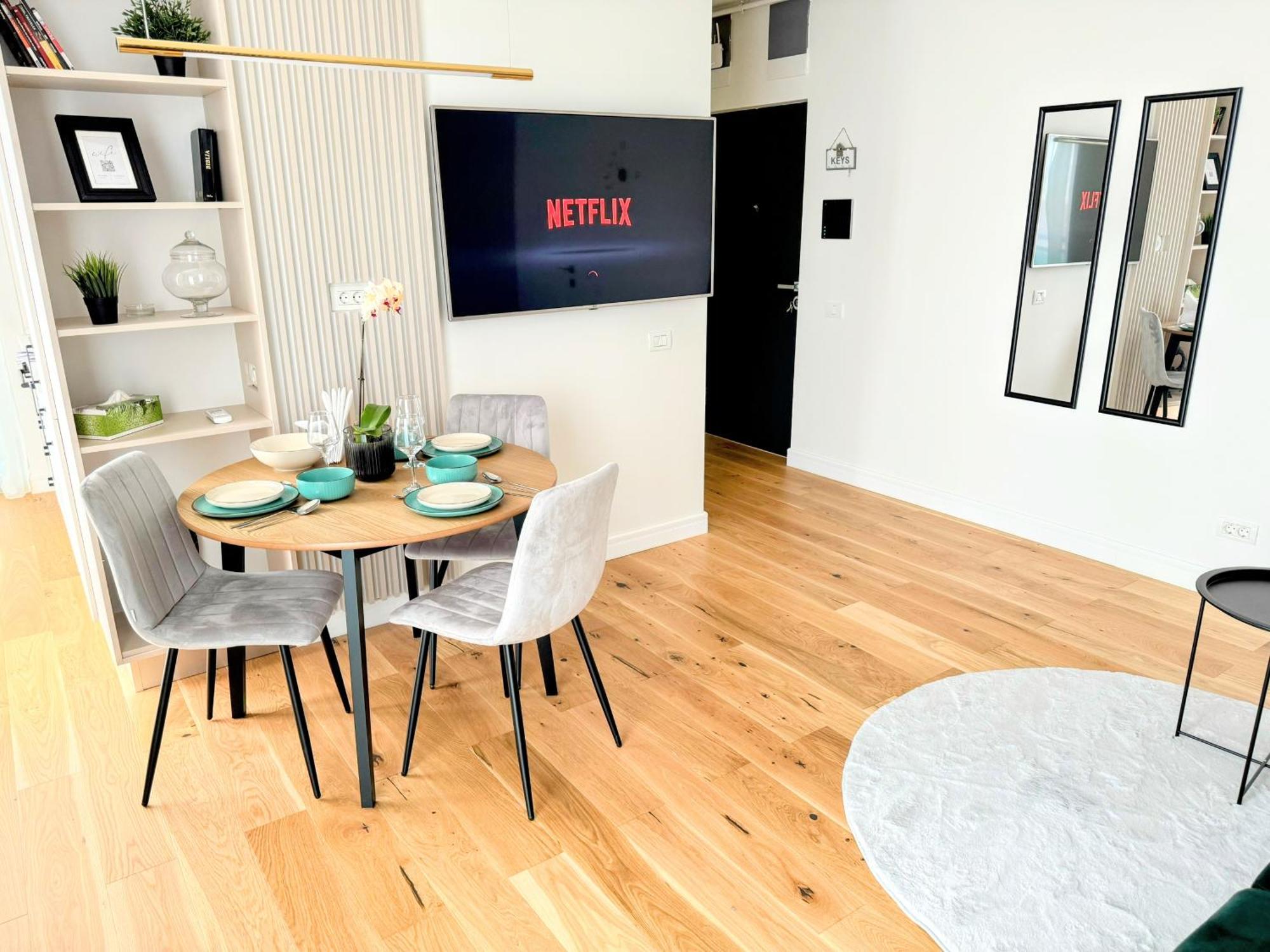 Stylish Apartment Getaway With Self Check-In And Free Parking Lot Арад Экстерьер фото